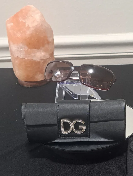Dolce.& Gabbana Brown Gradient Sunglasses with Gold Logo & 2 Sunglass cases - Picture 6 of 13
